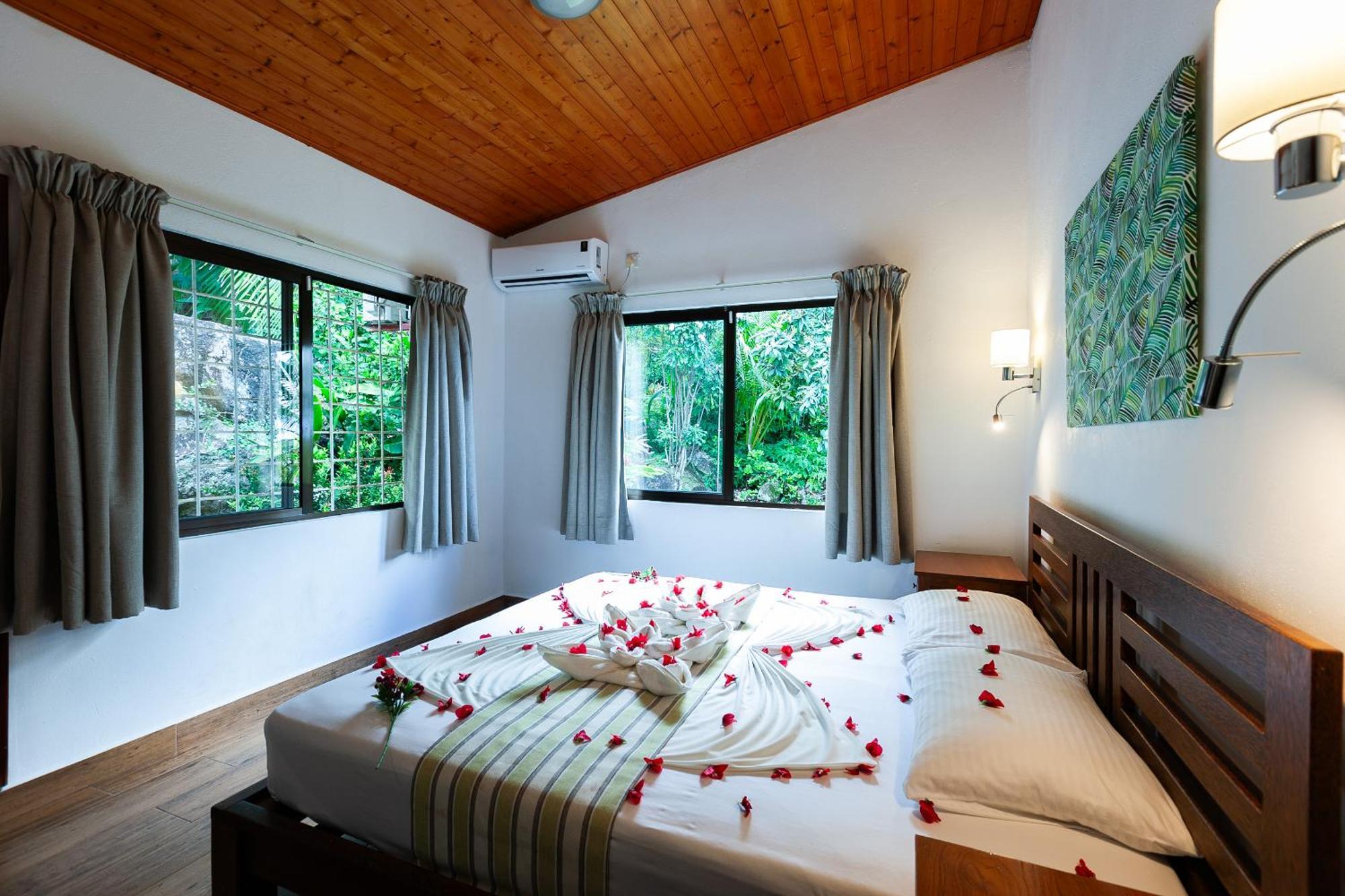 Chalets Cote Mer Baie Sainte Anne Ngoại thất bức ảnh